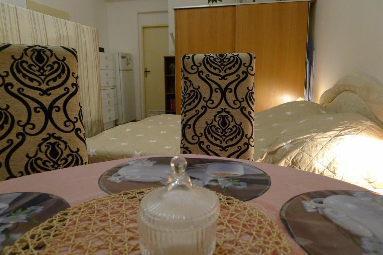 Cozy Modest For 2 Or 3 Persons Privatunterkunft Prag